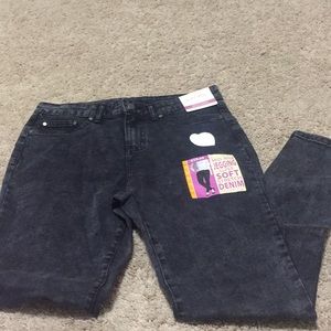 Black skinny jeans